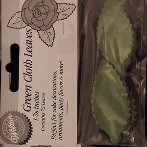 8pc. Lot of Wilton Green Cloth Leaves  72 pieces each 1-7/8"L